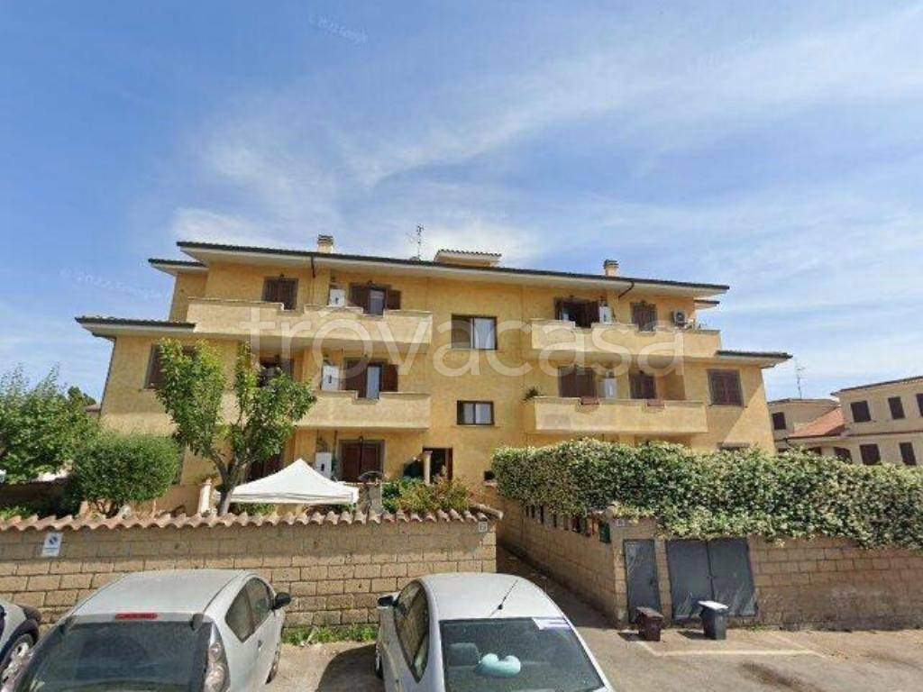 appartamento in vendita ad Ardea in zona Marina di Ardea