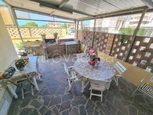 appartamento in vendita ad Ardea in zona Marina di Ardea