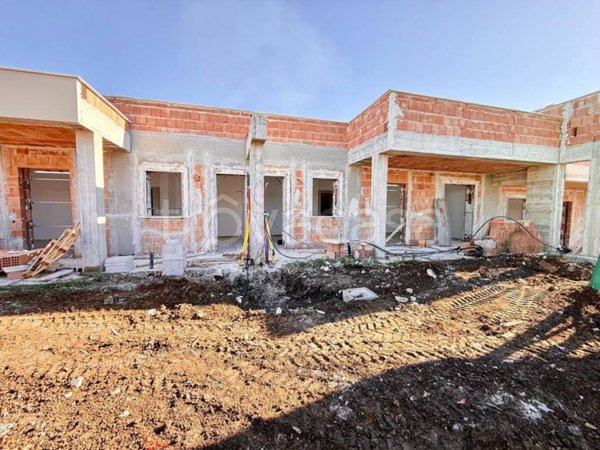 casa indipendente in vendita ad Ardea in zona Banditella