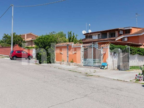casa indipendente in vendita ad Ardea in zona Nuova California