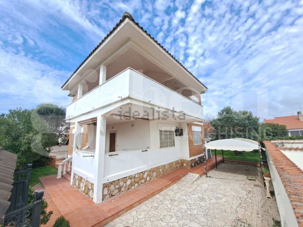 casa indipendente in vendita ad Ardea