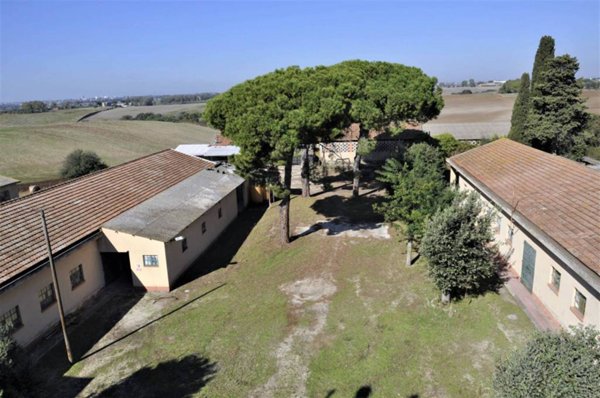 casa indipendente in vendita ad Ardea in zona Montagnano