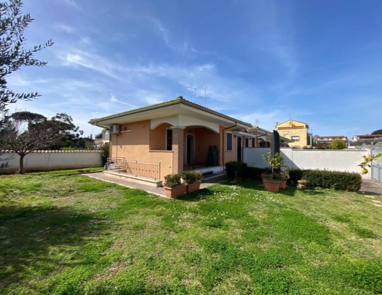 casa indipendente in vendita ad Ardea in zona Nuova Florida