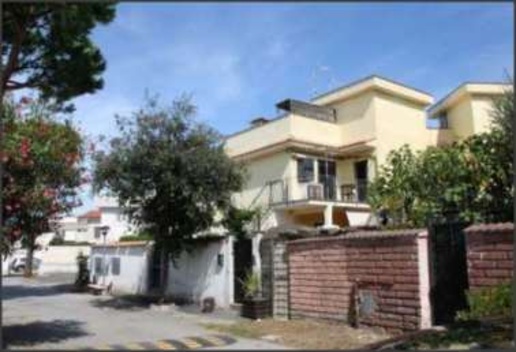 appartamento in vendita ad Ardea in zona Marina di Ardea