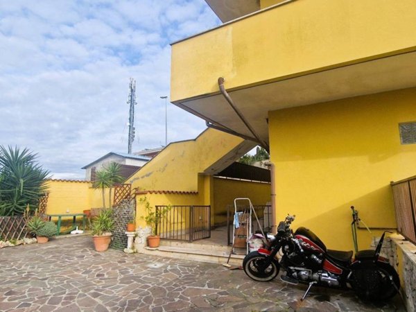 appartamento in vendita ad Ardea in zona Castagnetta