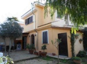 casa indipendente in vendita ad Ardea in zona Colle Romito