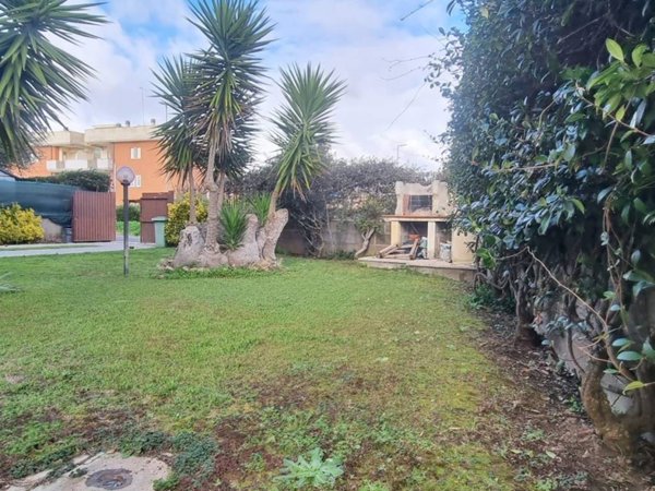 appartamento in vendita ad Ardea in zona Marina di Ardea