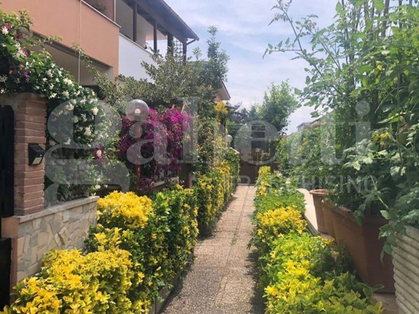 appartamento in vendita ad Ardea in zona Marina di Ardea