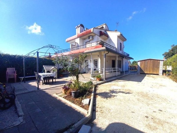 casa indipendente in vendita ad Ardea in zona Nuova Florida