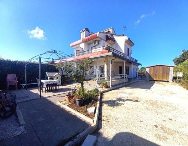 casa indipendente in vendita ad Ardea in zona Nuova Florida