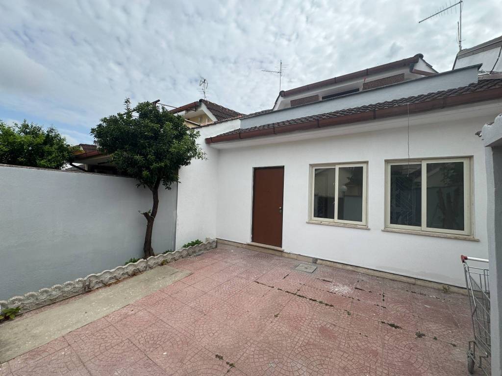casa indipendente in vendita ad Ardea in zona Colle Romito