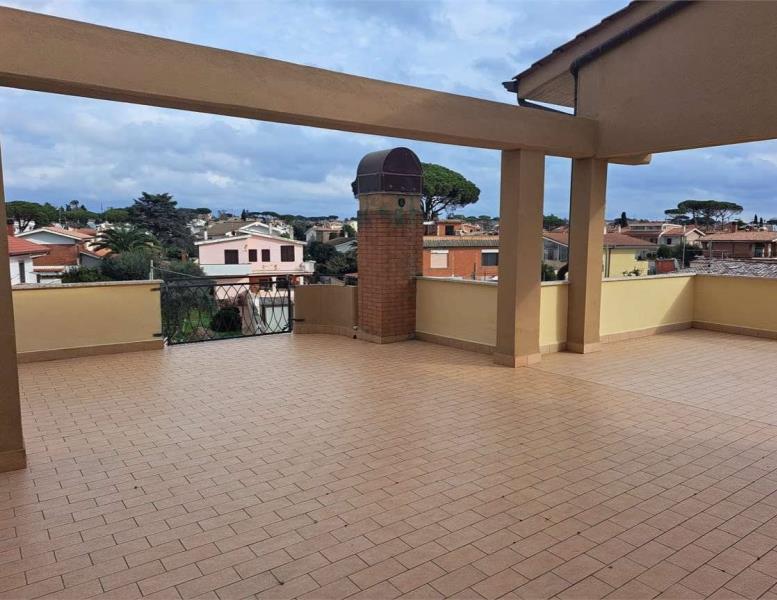 appartamento in vendita ad Ardea in zona Marina di Ardea