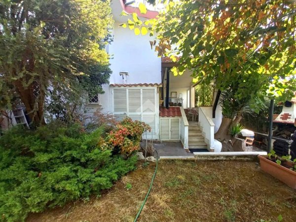 casa indipendente in vendita ad Ardea in zona Nuova Florida