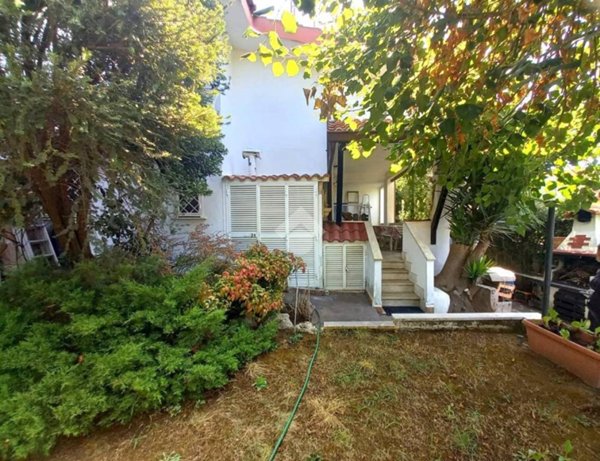 casa indipendente in vendita ad Ardea in zona Nuova Florida