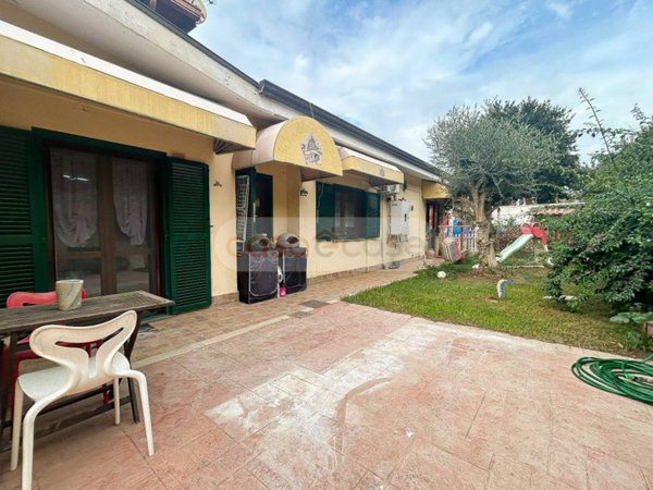 casa indipendente in vendita ad Ardea in zona Nuova California