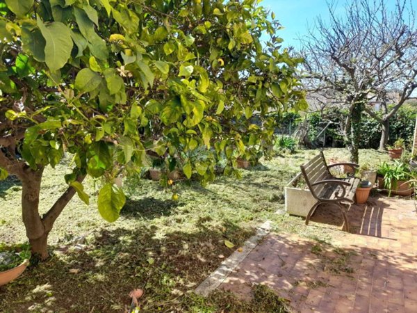 casa indipendente in vendita ad Ardea in zona Nuova California