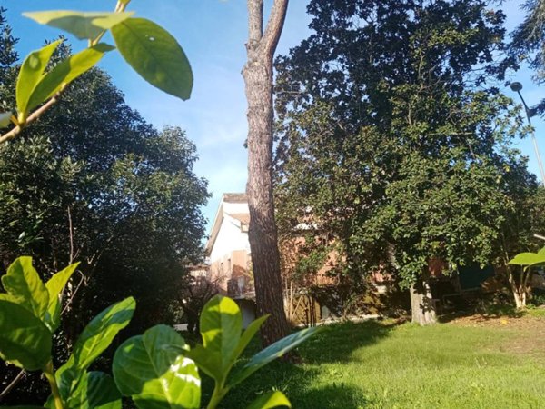 casa indipendente in vendita ad Ardea in zona Banditella