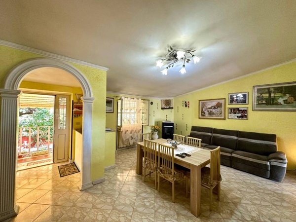 casa indipendente in vendita ad Ardea in zona Montagnano