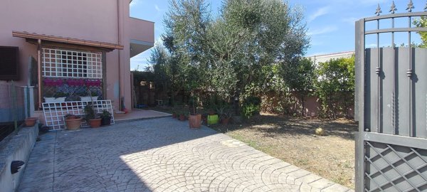 appartamento in vendita ad Ardea in zona Nuova Florida