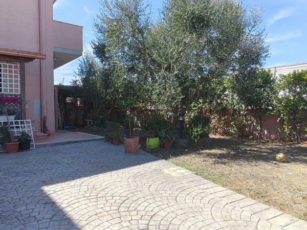 appartamento in vendita ad Ardea in zona Nuova Florida