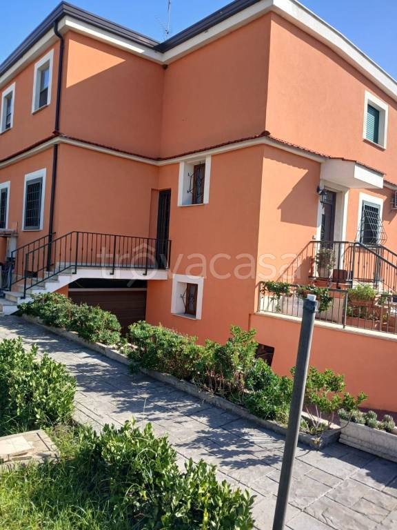casa indipendente in vendita ad Ardea in zona Nuova Florida