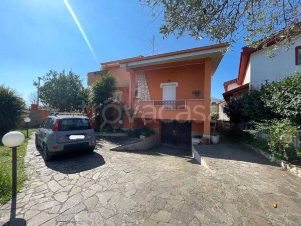 appartamento in vendita ad Ardea in zona Marina di Ardea