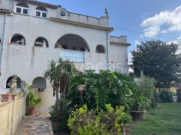 casa indipendente in vendita ad Ardea in zona Banditella
