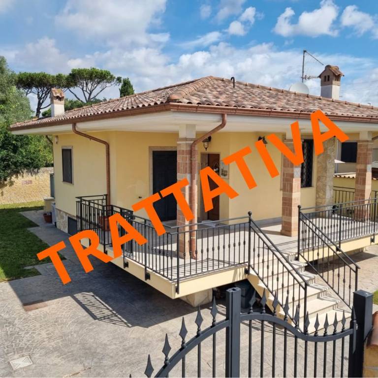casa indipendente in vendita ad Ardea in zona Nuova Florida
