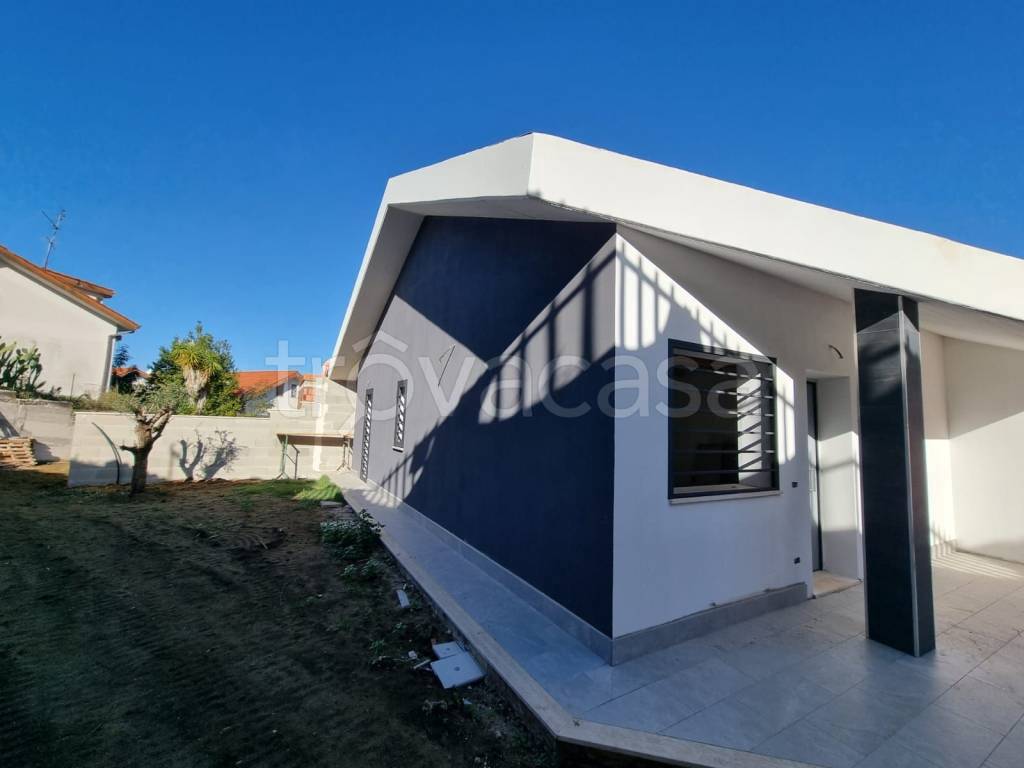 casa indipendente in vendita ad Ardea in zona Nuova Florida
