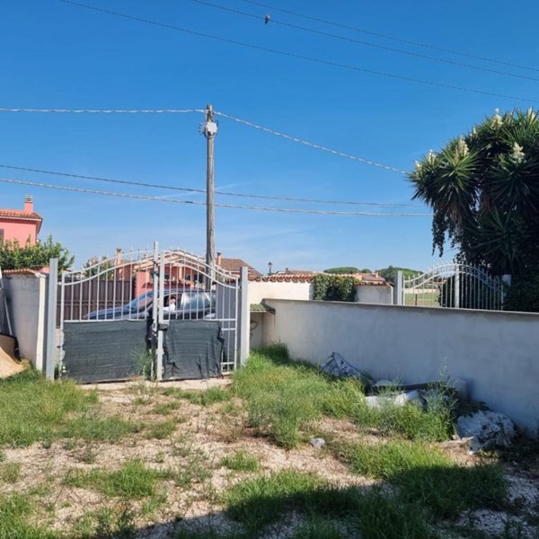 casa indipendente in vendita ad Ardea in zona Nuova Florida