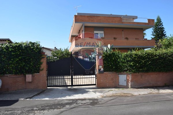 appartamento in vendita ad Ardea in zona Nuova California