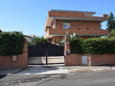 appartamento in vendita ad Ardea in zona Nuova California