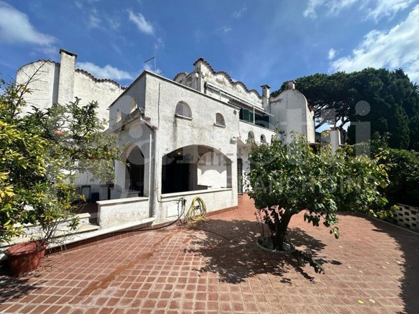 casa indipendente in vendita ad Ardea in zona Nuova California