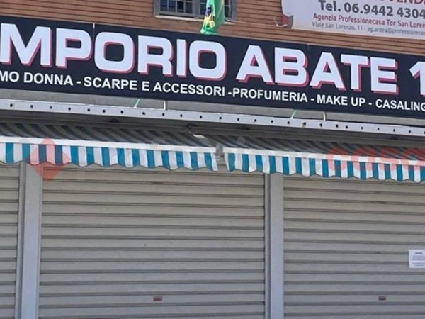 negozio in vendita ad Ardea in zona Marina di Ardea