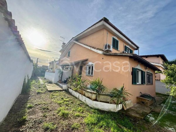casa indipendente in vendita ad Ardea in zona Nuova Florida