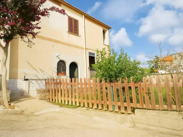 appartamento in vendita ad Ardea in zona Banditella