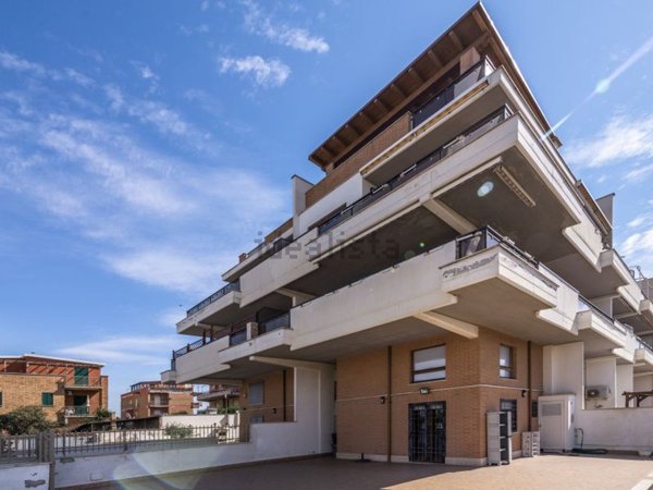 appartamento in vendita ad Ardea in zona Marina di Ardea