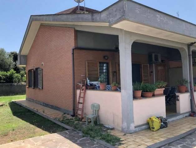 casa indipendente in vendita ad Ardea in zona Nuova Florida