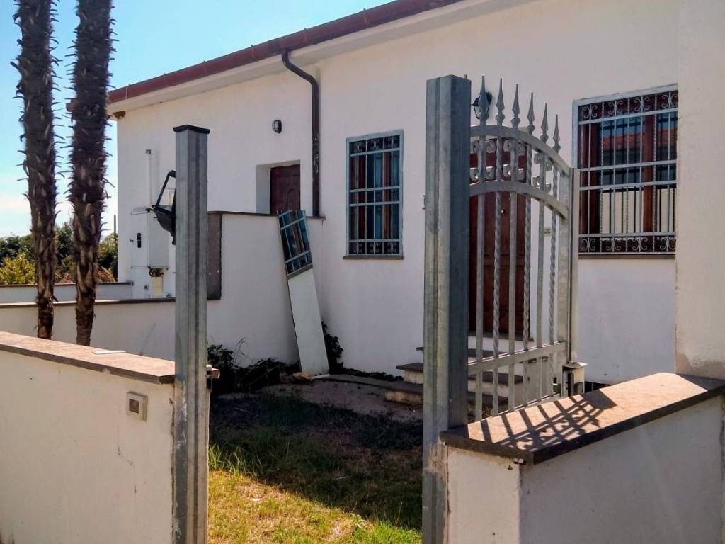 casa indipendente in vendita ad Ardea in zona Nuova Florida