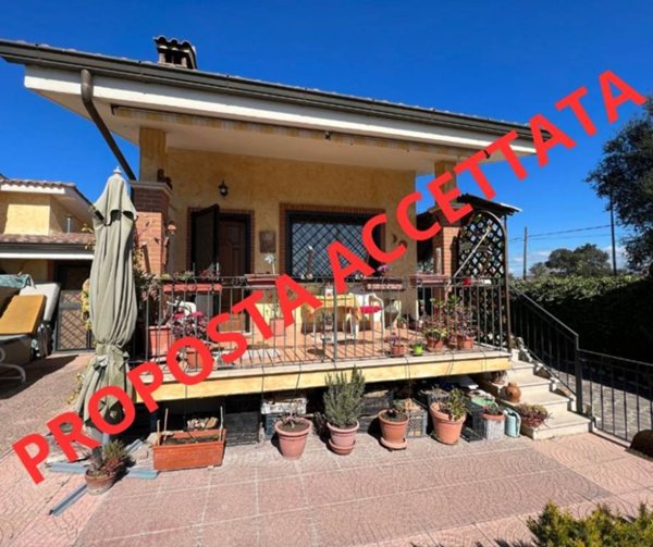 casa indipendente in vendita ad Ardea in zona Nuova Florida