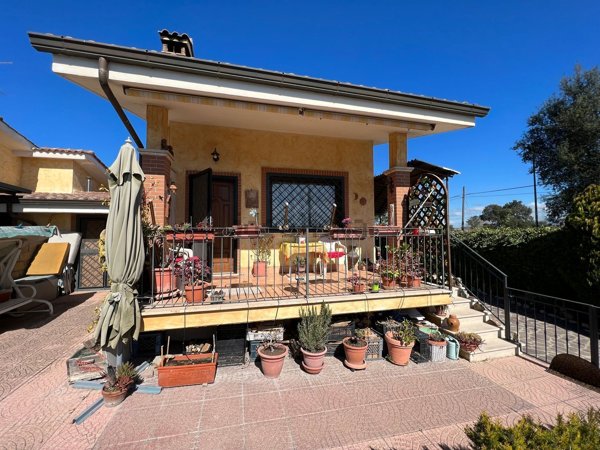 casa indipendente in vendita ad Ardea in zona Nuova Florida