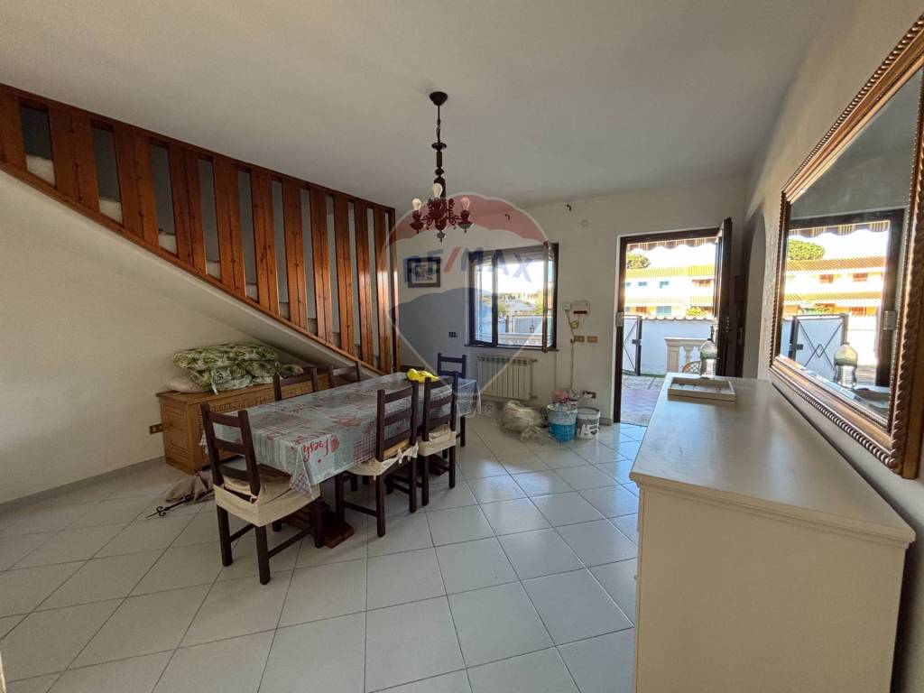 casa indipendente in vendita ad Ardea in zona Colle Romito