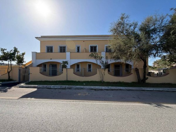 appartamento in vendita ad Ardea in zona Marina di Ardea