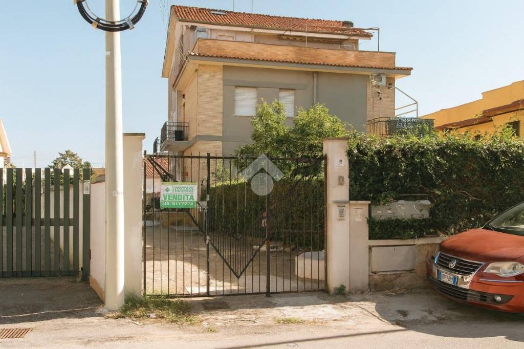 appartamento in vendita ad Ardea in zona Lido dei Pini