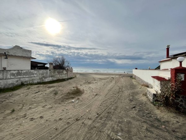 appartamento in vendita ad Ardea in zona Marina di Ardea