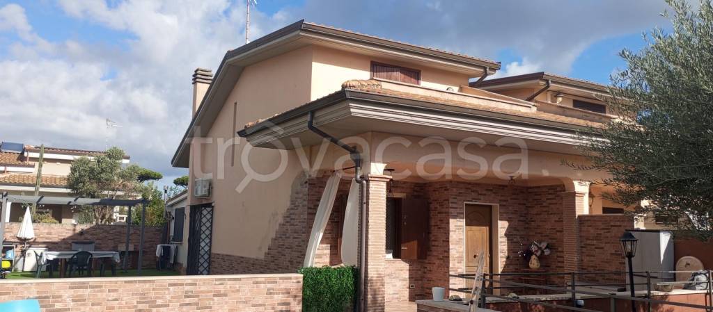 casa indipendente in vendita ad Ardea in zona Nuova Florida