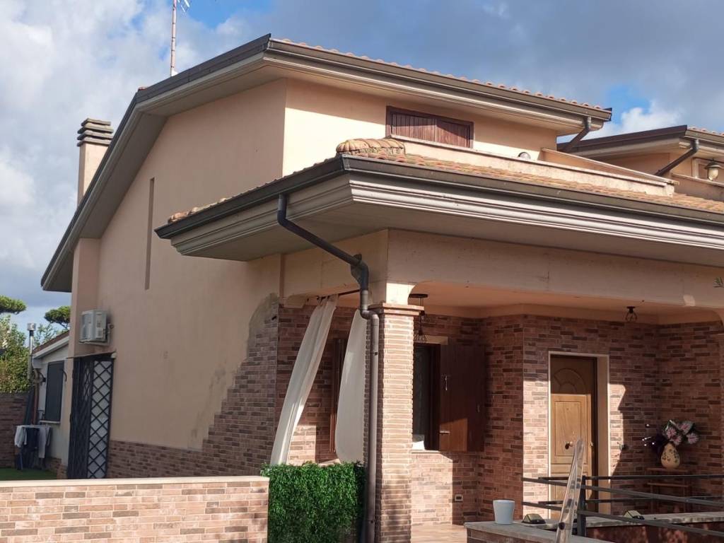 casa indipendente in vendita ad Ardea in zona Nuova Florida