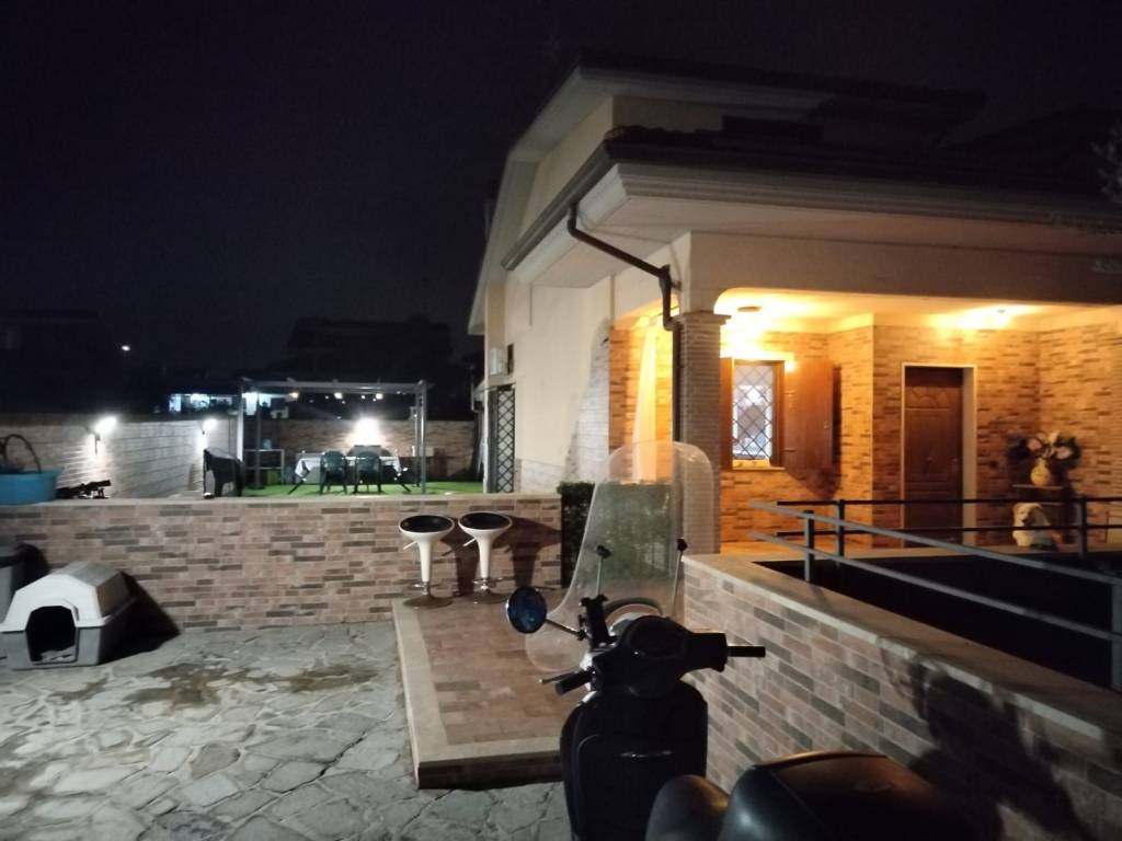 casa indipendente in vendita ad Ardea in zona Nuova Florida