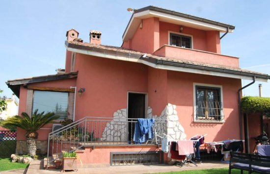 casa indipendente in vendita ad Ardea