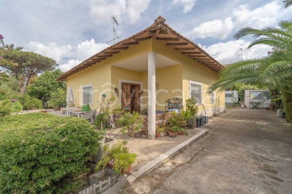 casa indipendente in vendita ad Ardea in zona Nuova Florida